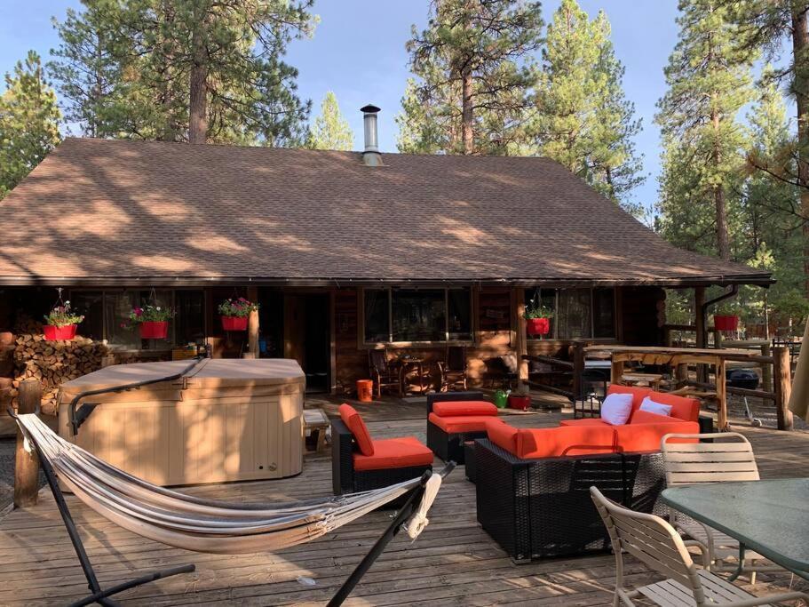 Beautiful Log Home Outside Of Sisters Bagian luar foto
