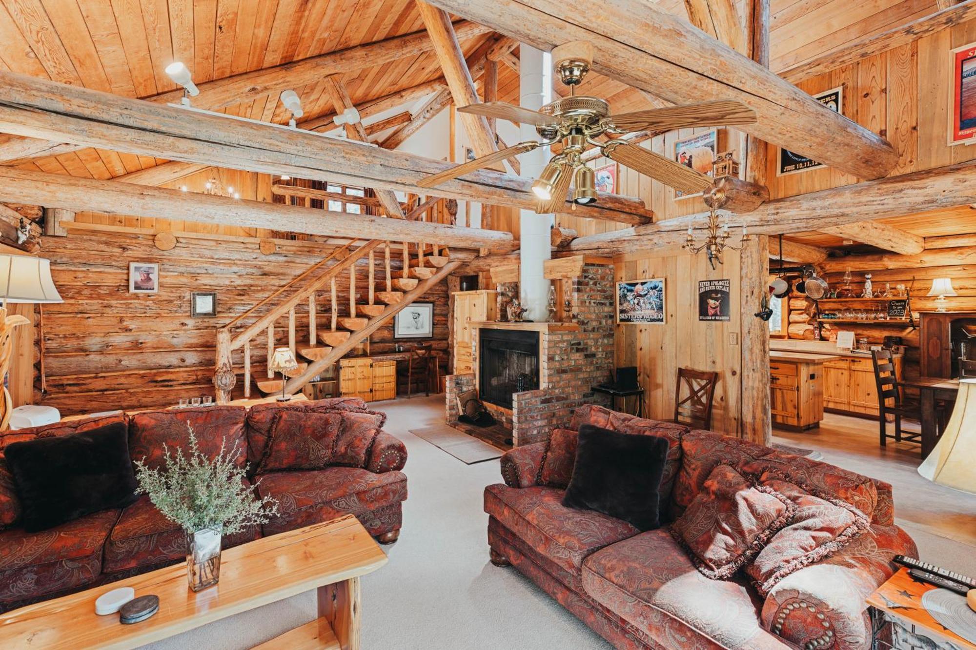Beautiful Log Home Outside Of Sisters Bagian luar foto
